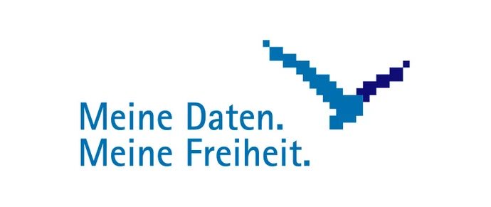 Logo bestehend aus Wortmarke »Meine Daten. Meine Freiheit.« und Bildmarke in Form eines Vogels aus Pixeln