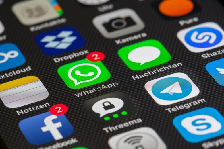 Social-Media-Apps auf einem Display